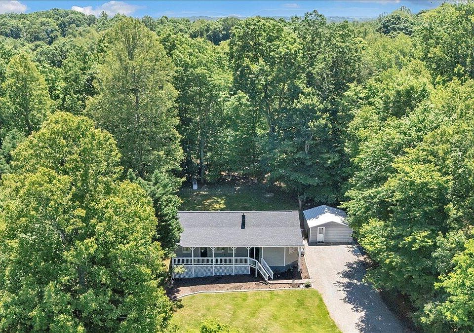 1st image of 472 Wooded Acres Dr