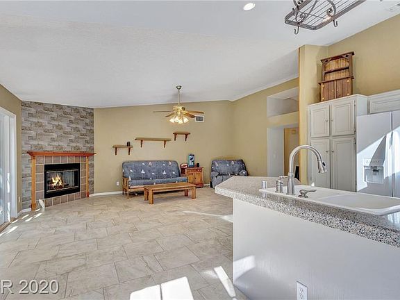 4th image of 3105 Autumn Leaf Ct