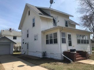 502 N 7th St, Estherville, IA 51334
