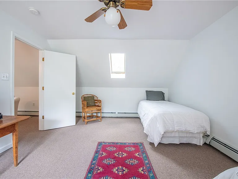 871 Franklin St — Photo 22