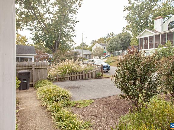 3rd image of 402 13th St NE