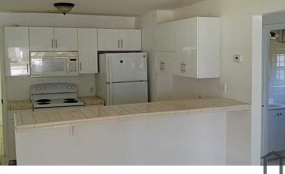 3rd image of 2485 NW 92nd St