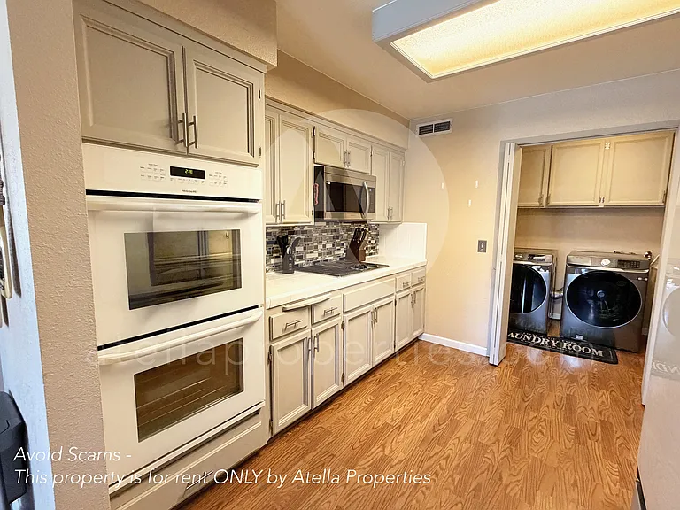 919 Greenfield Ave #1 — Photo 7