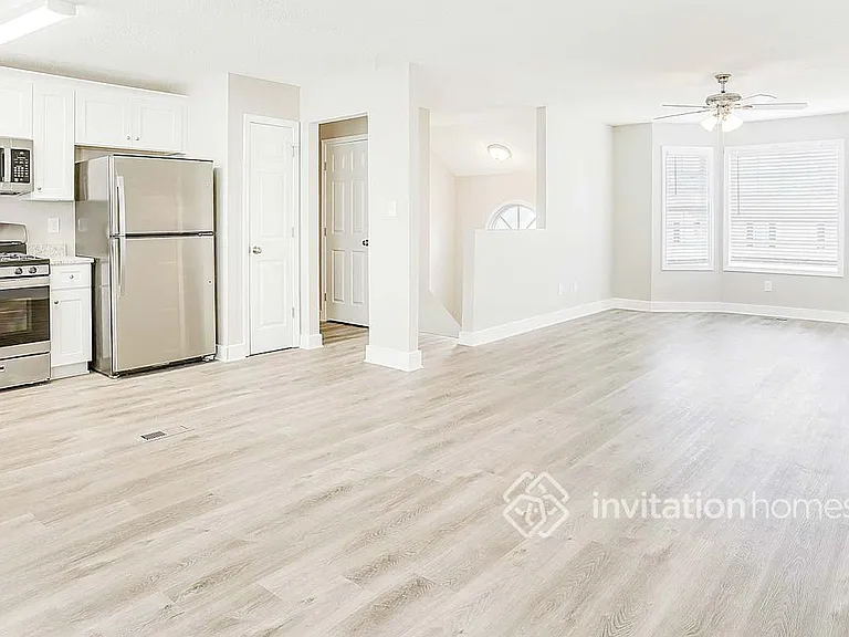 500 Weston Ct — Photo 12