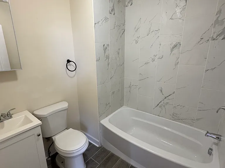 133 Seymour Ave #3 — Photo 4