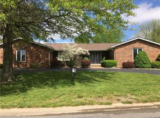 813 W Miller Dr, Staunton, IL