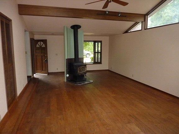 4th image of 3622 64th Ave W