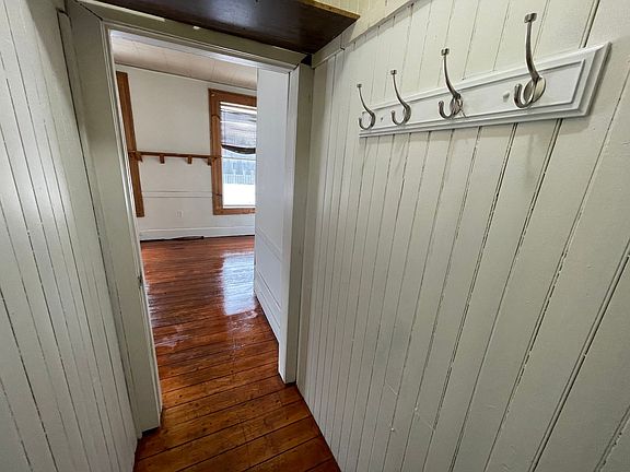 3rd image of 132 Johnston Ave Floor 2