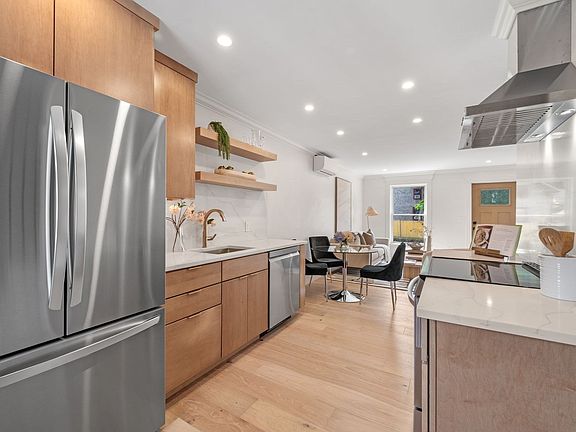 3rd image of 41 Hobart St #1