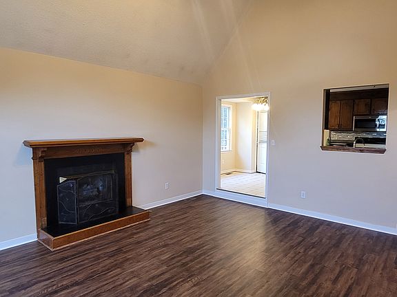 4th image of 4404 Pheasant Cir