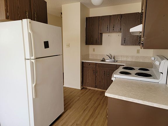 4th image of 1001 6th Ave