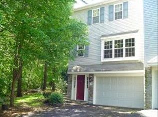 214 Top Land Dr, Lancaster, PA 17601