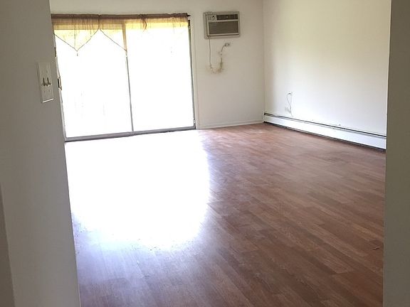 3rd image of 2552 Waterbury Dr APT 2006