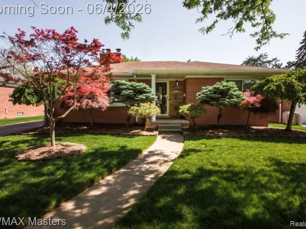 13443 Chestnut St, Southgate, MI 48195