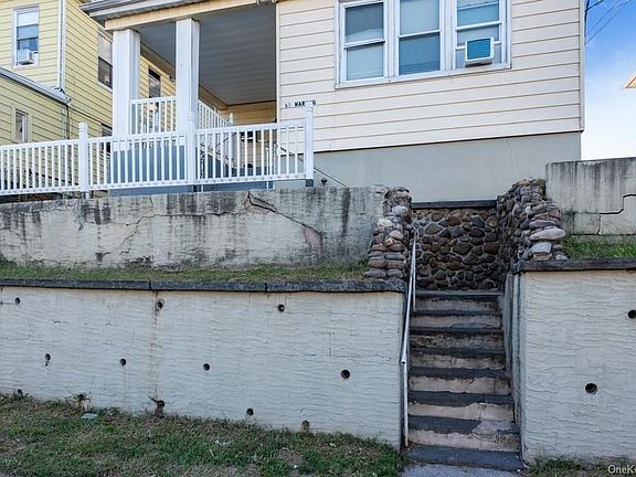 2nd image of 61 Waring Pl
