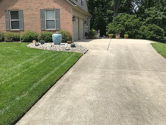 3rd image of 3757 Amberwood Ct