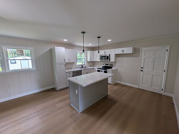 5th image of 105 Southern Ave