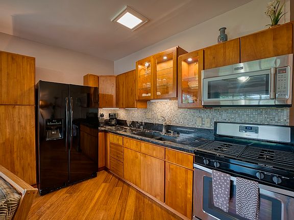 2nd image of 355 Kalanianaole Ave #333-1