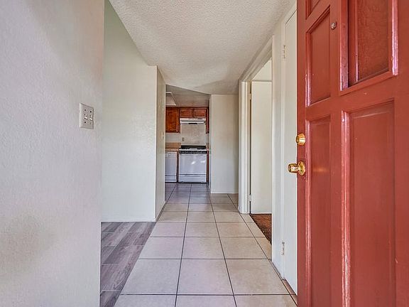 5th image of 322 N San Antonio Ave