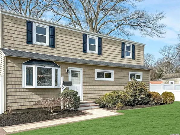 104 Malts Avenue, West Islip, NY 11795