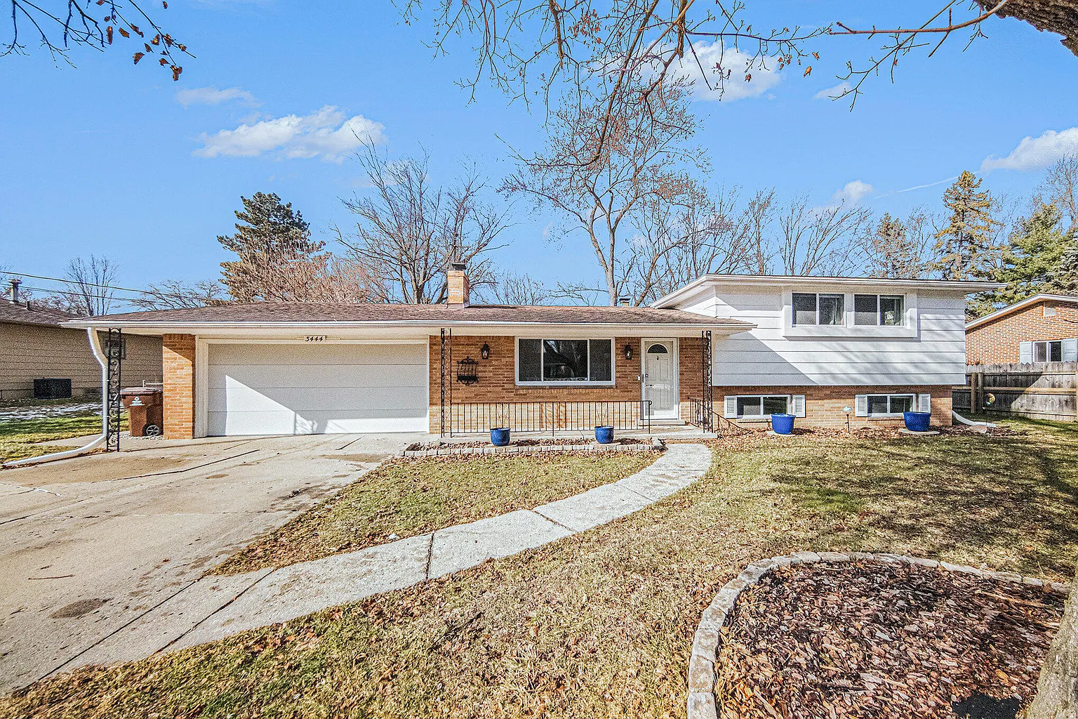 3444 Northlands Ave photo 1