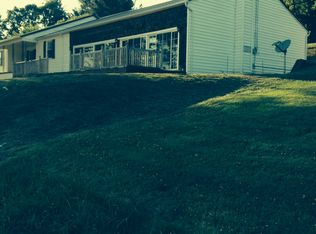 8158 Sweetland Ave, Hamlin, WV 25523