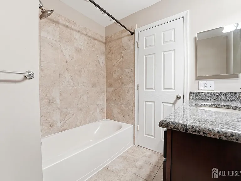 105 Pearce Ln S — Photo 27