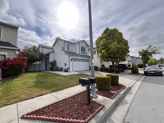 3rd image of 34274 Kenwood Dr