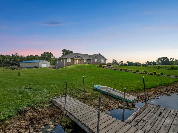 8464 County Rd S, Pulaski, WI 54162