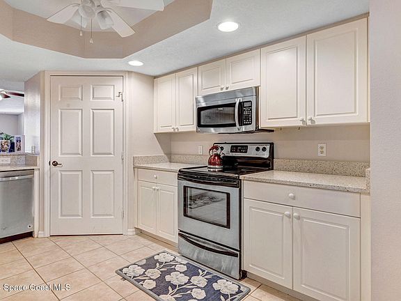5th image of 8911 Lake Dr APT 404