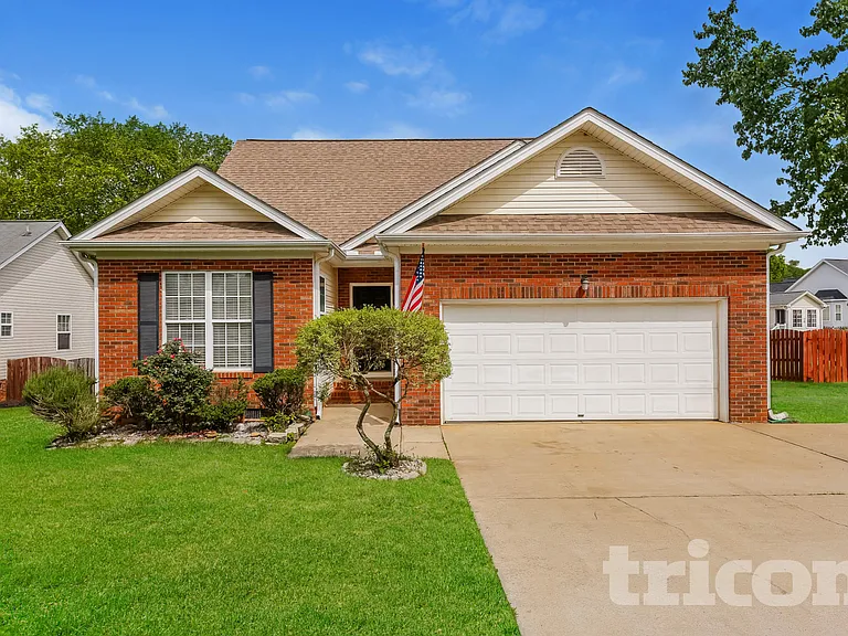 118 Saddlemount Ln — Photo 1