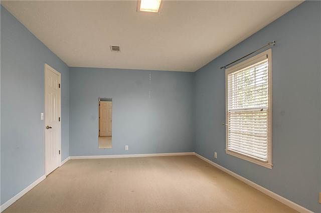2nd image of 402 Foxborough Sq W