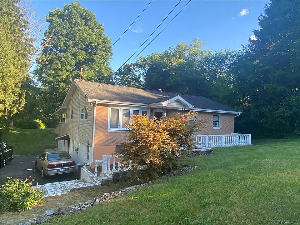 2nd image of 5 Court Ln