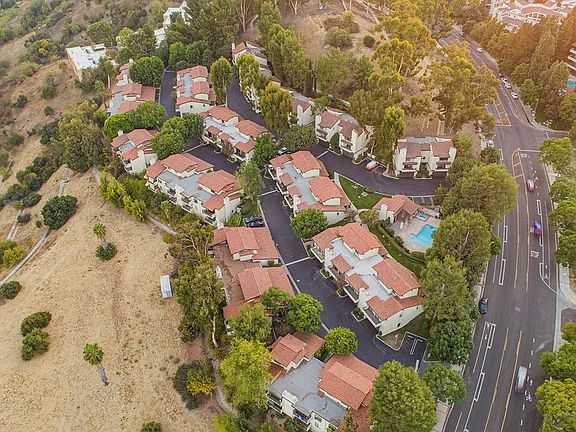 Quiet, serene neighborhood of Monterrey Hills, just minutes out side of Down Town Los Angeles