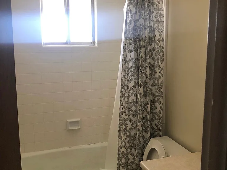 338 E Center St — Photo 18