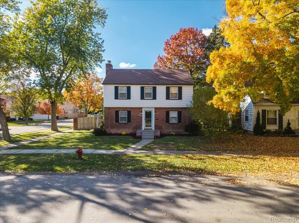 19701 Sumner, Redford, MI 48240