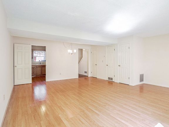 Dining area adjoining Livingroom