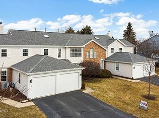 27W322 Melrose Ln, Winfield, IL 60190