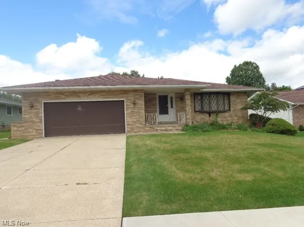 7650 Walnutwood Dr, Seven Hills, OH 44131