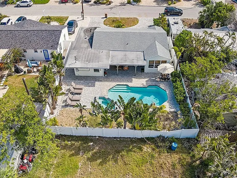14024 N Bayshore Dr — Photo 44