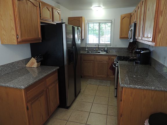 4th image of 410 Silverdale Dr
