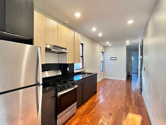 2nd image of 154 Boyd Ave #1A