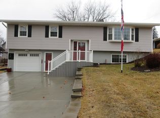 407 W 7th St, Logan, IA 51546