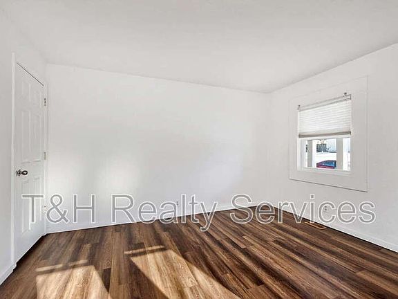 5th image of 4346 Crittenden Ave
