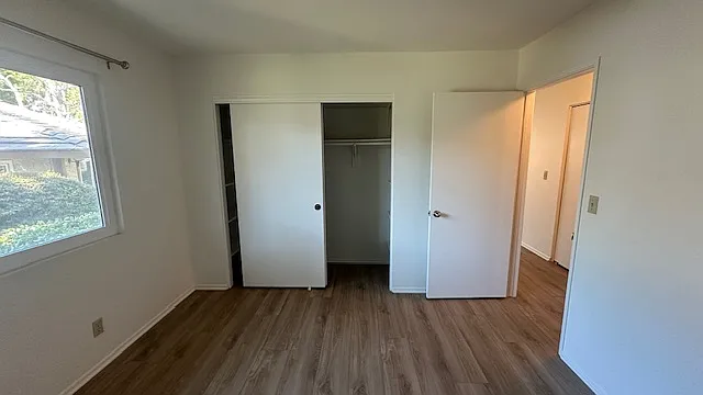 637 Sydney Ln — Photo 33