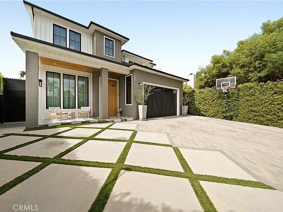 5th image of 5001 Newcastle Ave