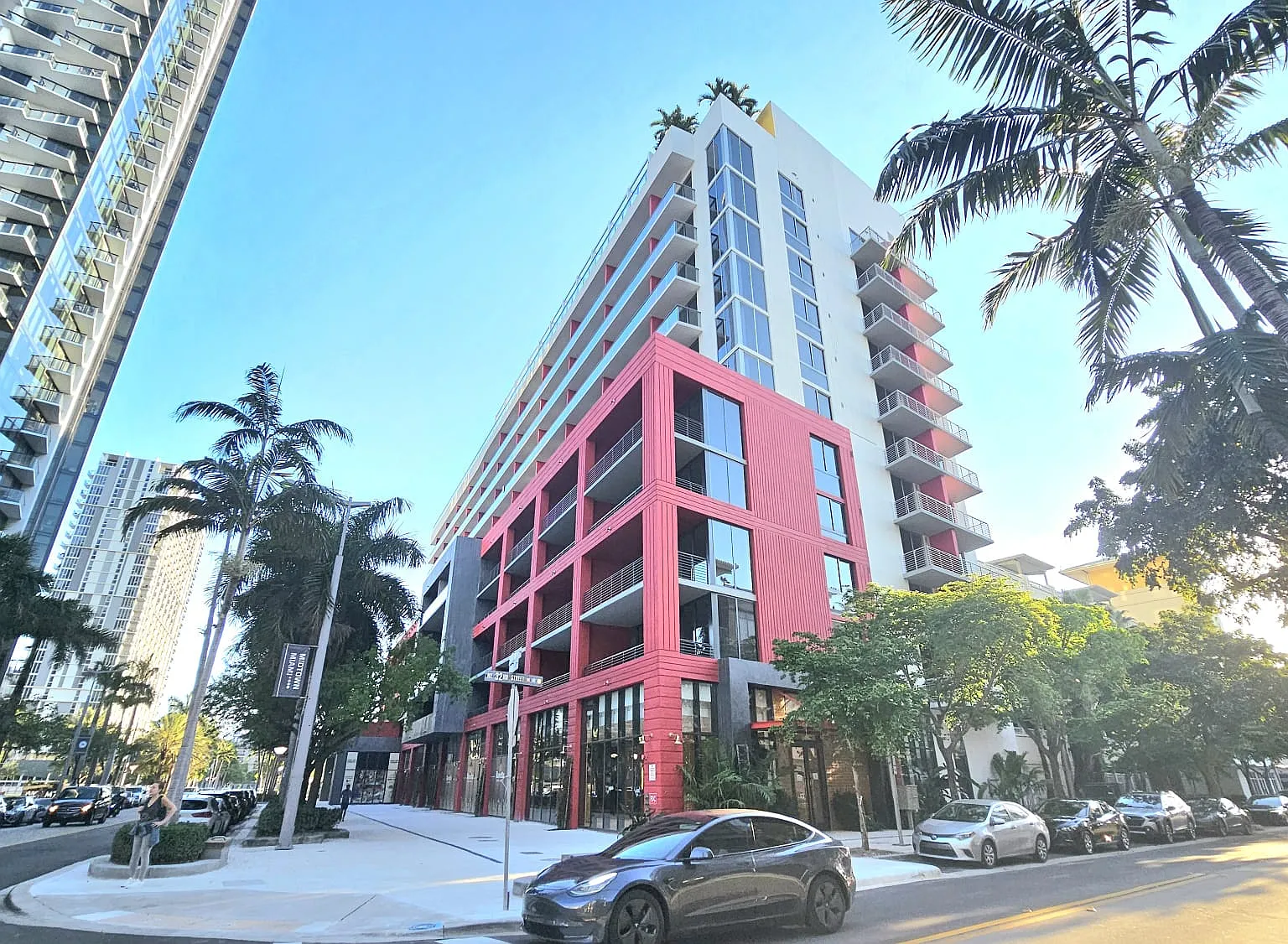 1 bed, 598 sqft, $4,300 — Photo 1