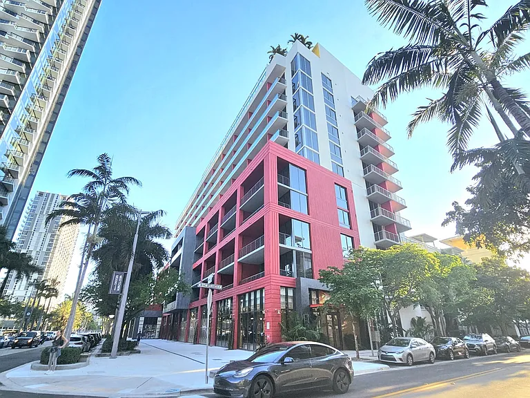 90 NE 32nd St #M — Photo 1