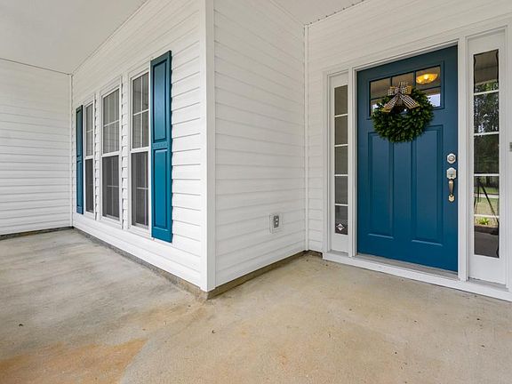 3rd image of 50 Woodlake Dr