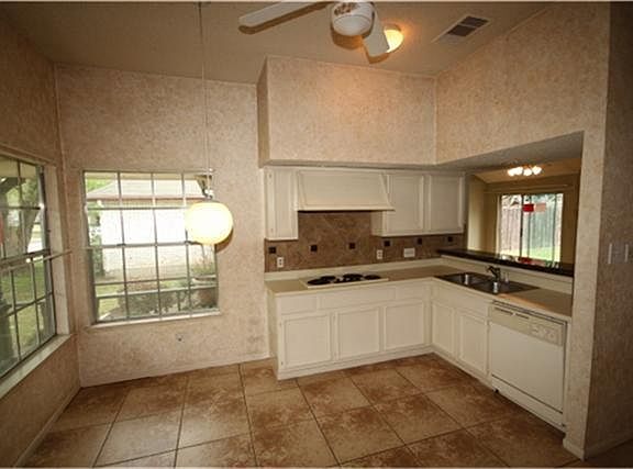 2nd image of 11415 Chariot Dr